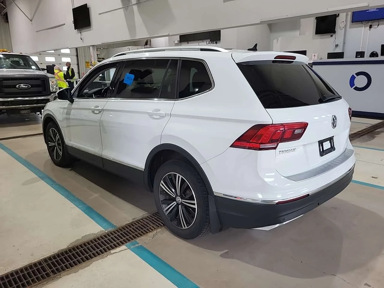 VW Tiguan HIGHLINE/CARFAX/ФИНАНСИРАНЕ, снимка 5 - Автомобили и джипове - 54883266