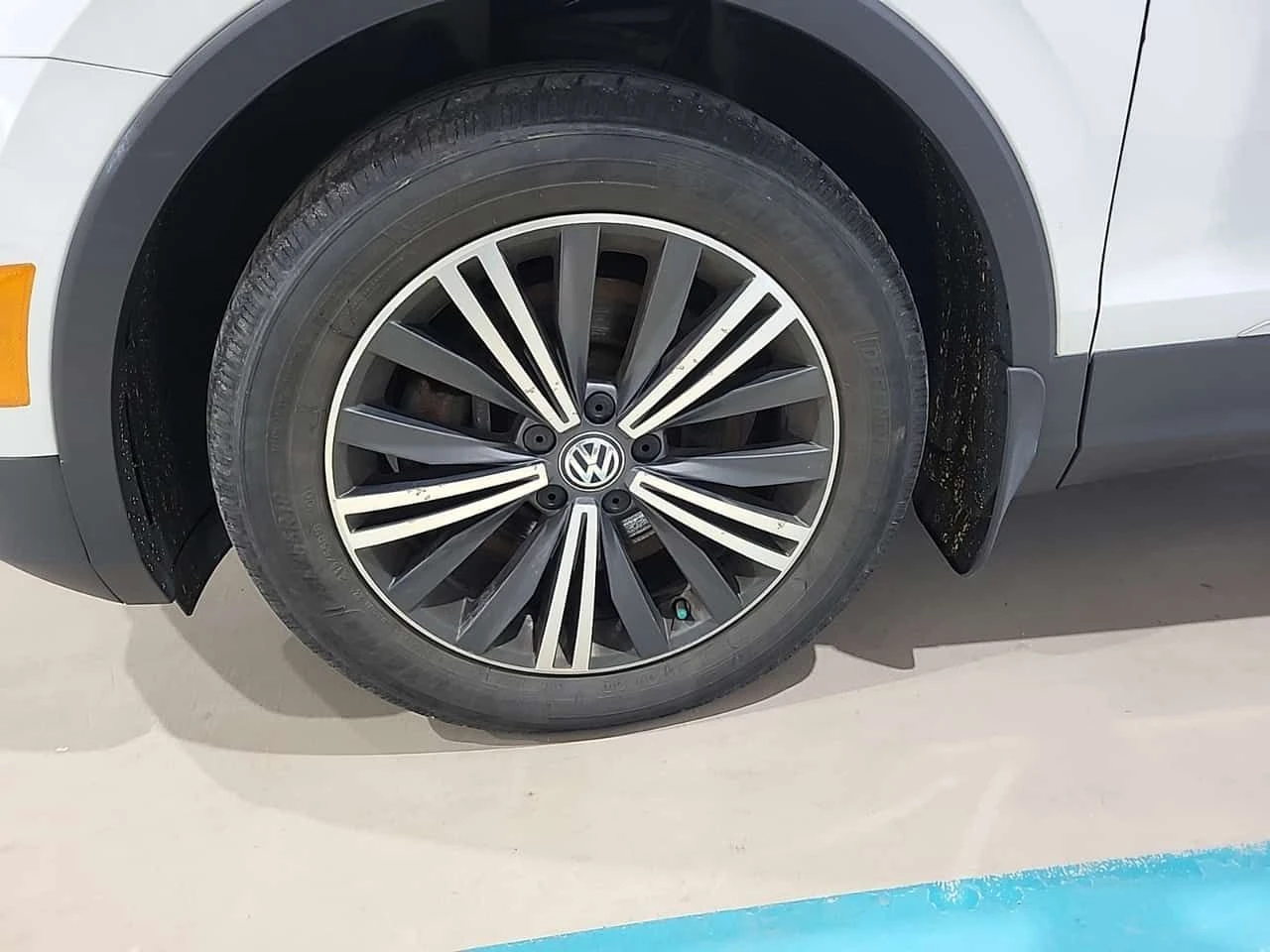 VW Tiguan HIGHLINE/CARFAX/ФИНАНСИРАНЕ, снимка 17 - Автомобили и джипове - 54883266