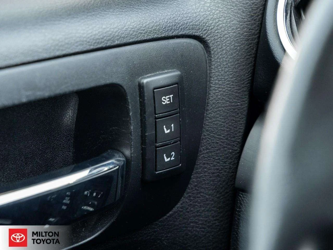 Toyota Tundra КОЖА / КАМЕРА / JBL / ЦЕНА ДО БГ, снимка 15 - Автомобили и джипове - 54886821