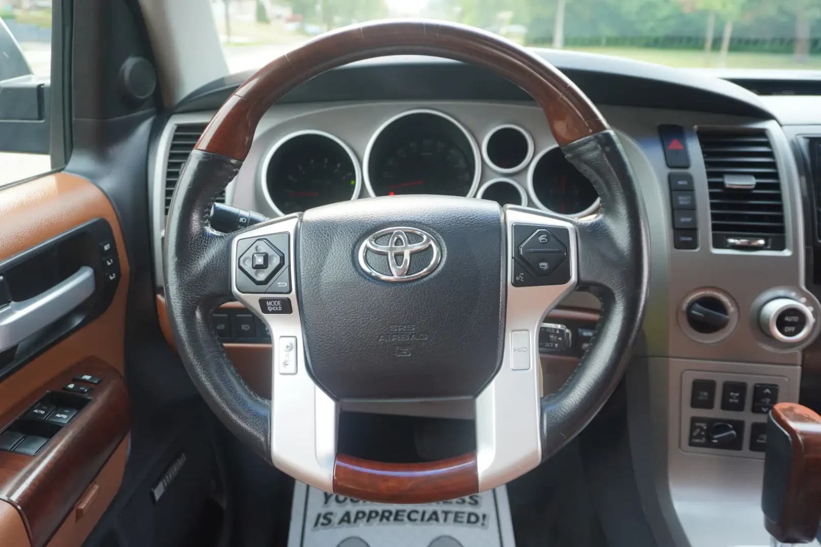 Toyota Sequoia 5.7* V8* PLATINUM* ПОДГРЕВ* ОБДУХВАНЕ* КАМЕРА* JBL, снимка 7 - Автомобили и джипове - 55463516