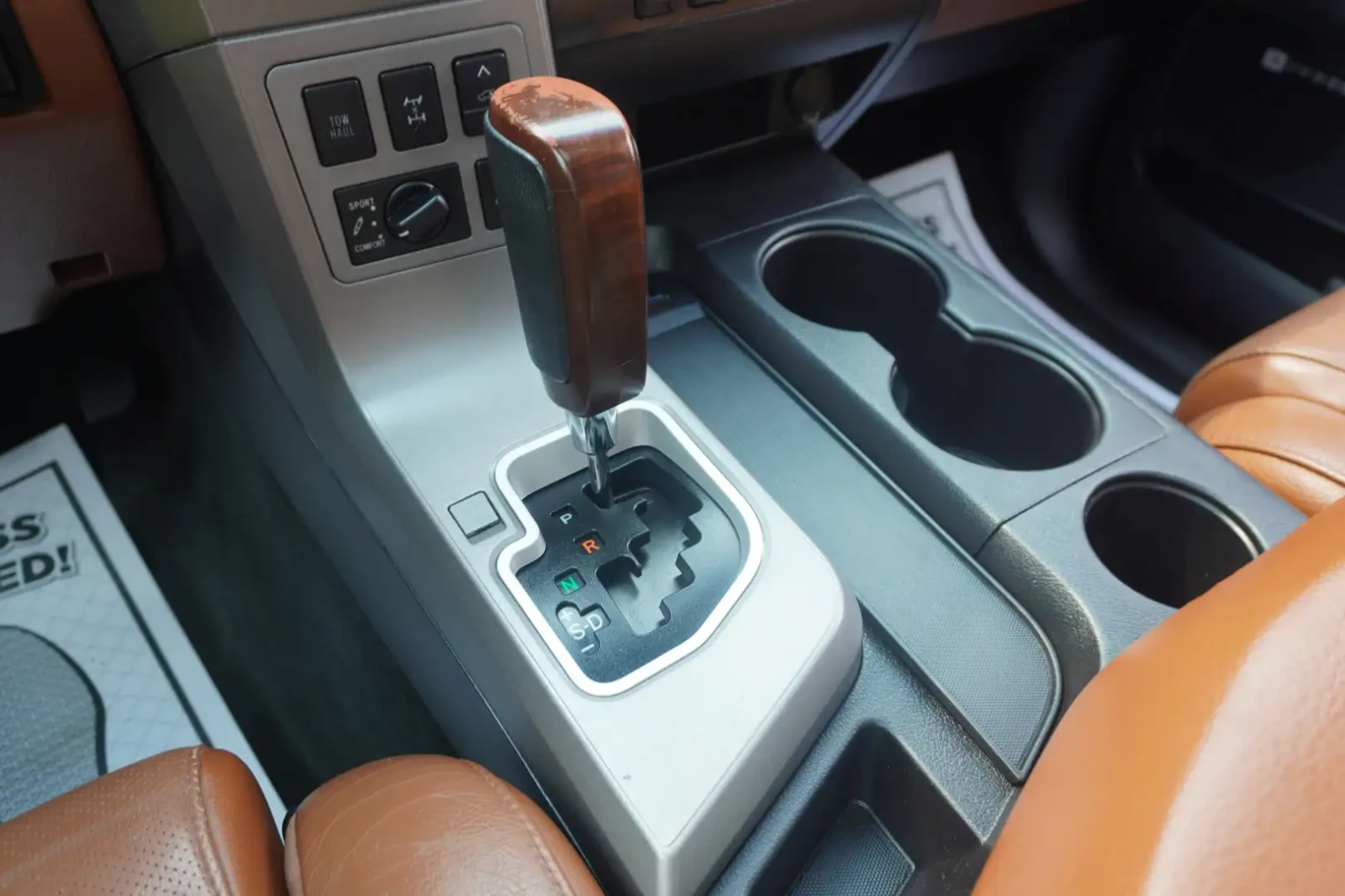 Toyota Sequoia 5.7* V8* PLATINUM* ПОДГРЕВ* ОБДУХВАНЕ* КАМЕРА* JBL, снимка 10 - Автомобили и джипове - 55463516
