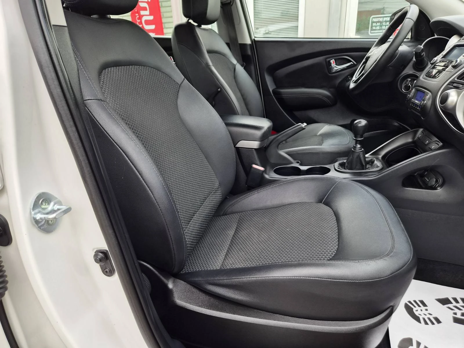 Hyundai IX35 1.7CRDI-2013г, снимка 12 - Автомобили и джипове - 56050611