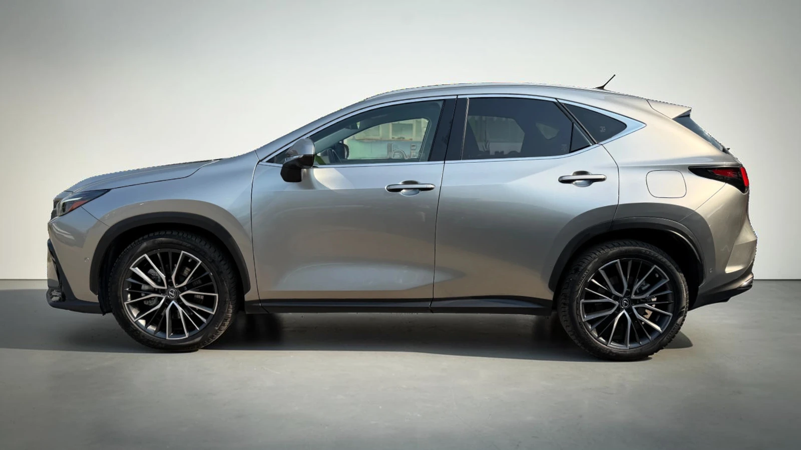 Lexus NX 450 Plugin 309hp 4x4 ГАРАНЦИЯ LUXURY, снимка 7 - Автомобили и джипове - 56202100
