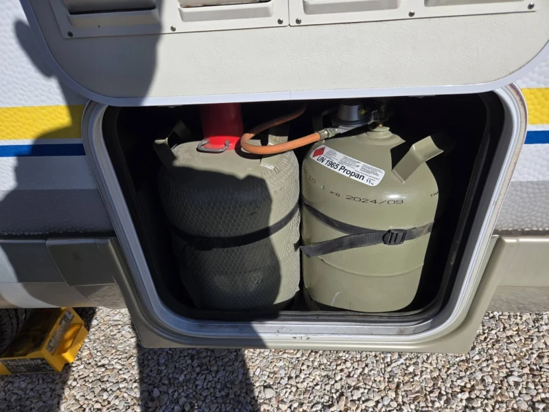 Кемпер Burstner A 535, снимка 7 - Каравани и кемпери - 52460499