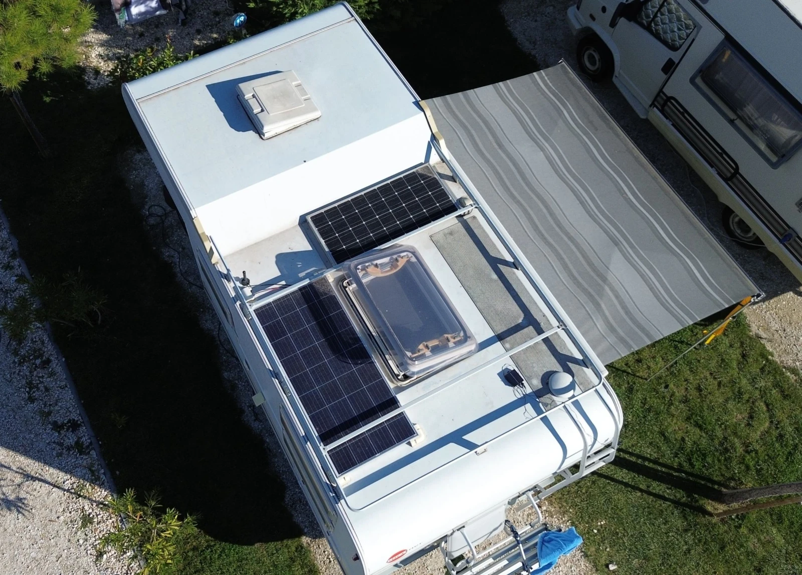 Кемпер Burstner A 535 Active, снимка 7 - Каравани и кемпери - 53599757