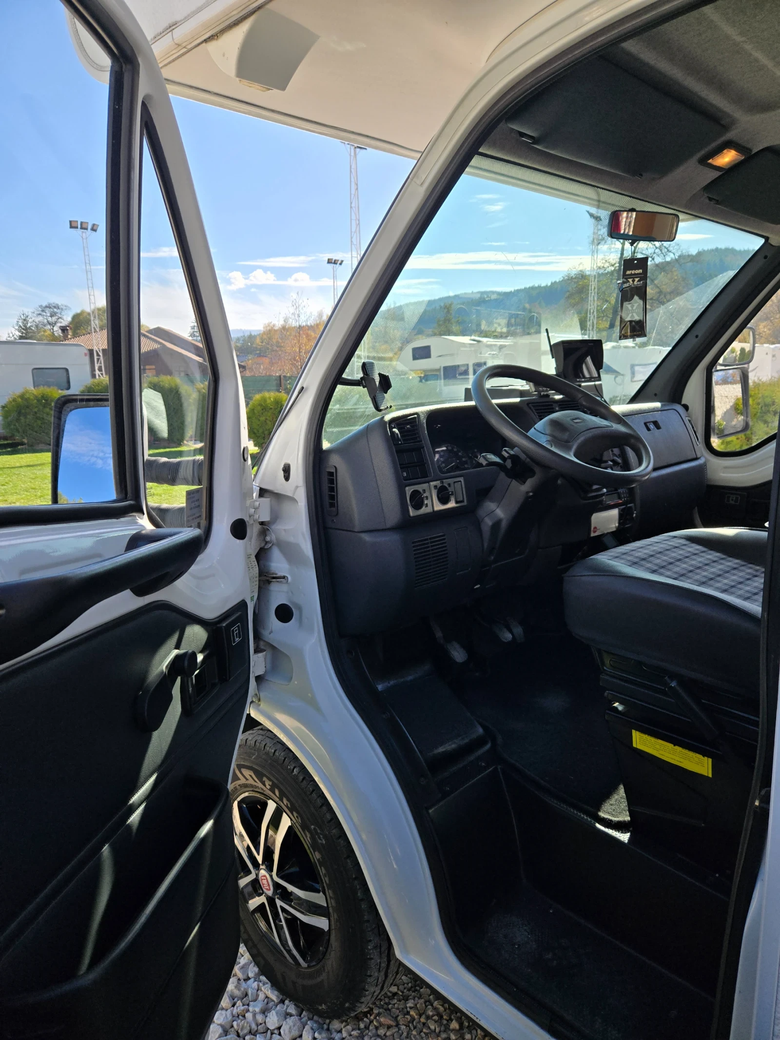 ������ Burstner A 535 | Mobile.bg � ����������� 9