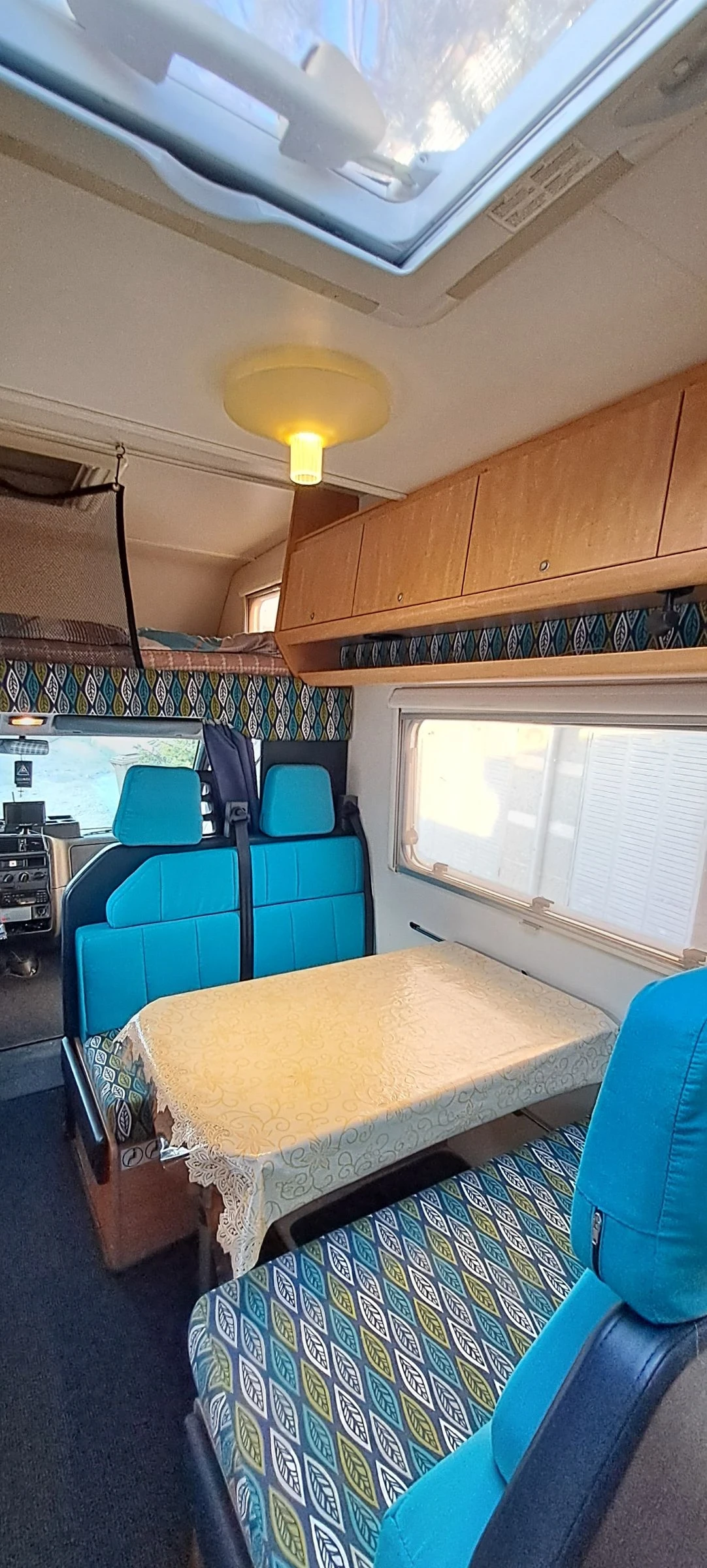 Кемпер Burstner A 535 Active, снимка 9 - Каравани и кемпери - 53599757