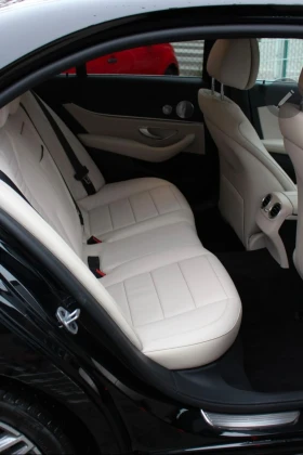 Mercedes-Benz E 400 ОЧАКВАН ВНОС Mercedes E400d * AMG Line* FullMax, снимка 9
