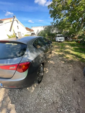 Обява за продажба на Alfa Romeo Giulietta 1.6 Diesel 105 hp Топ състояние! ~8 999 лв. - изображение 6 | Auto.bg Обява за продажба на Alfa Romeo Giulietta 1.6 Diesel 105 hp Топ състояние! ~8 999 лв. - изображение 6