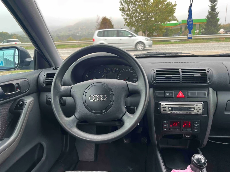 Audi A3 1.6i 101кс КЛИМАТРОНИК, снимка 12 - Автомобили и джипове - 52096408