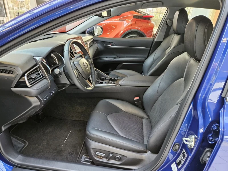 Toyota Camry HEV/208HP/PDC/LED/ACC/CARPLAY/L.ASS/VCONTROL/932f, снимка 5 - Автомобили и джипове - 52467205