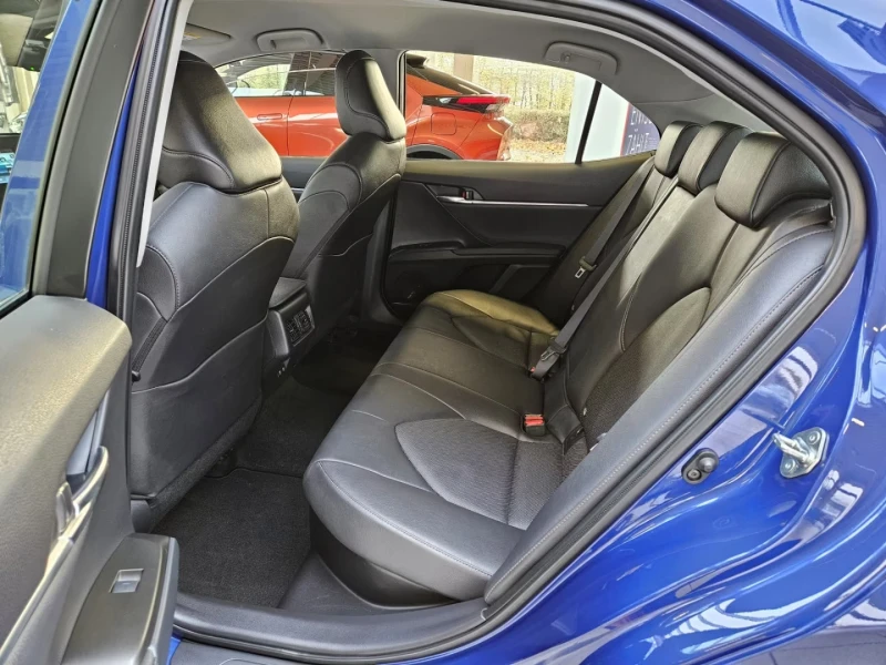 Toyota Camry HEV/208HP/PDC/LED/ACC/CARPLAY/L.ASS/VCONTROL/932f, снимка 12 - Автомобили и джипове - 52467205
