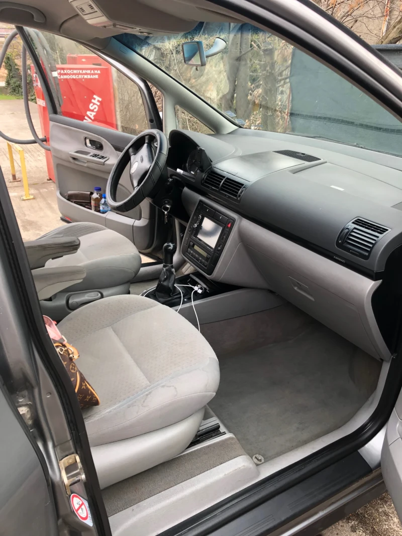 VW Sharan 131 Facelift, снимка 5 - Автомобили и джипове - 52893776
