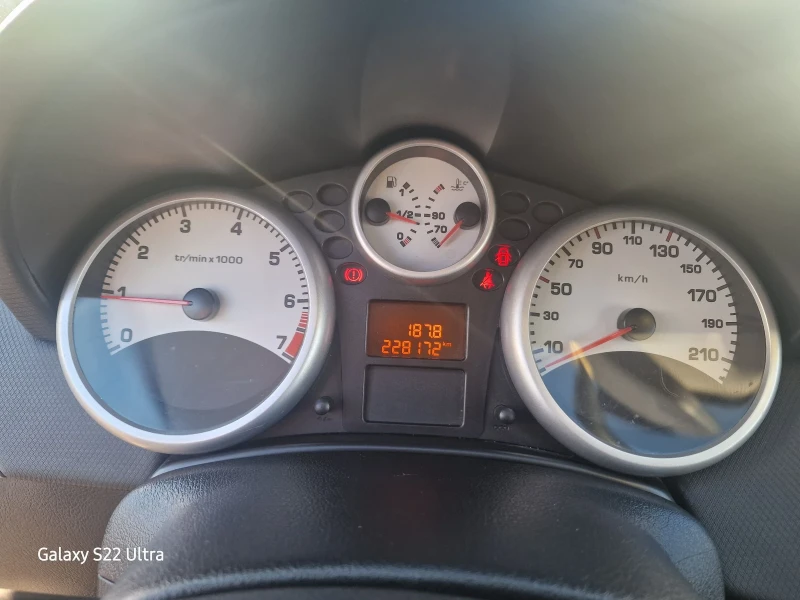 Peugeot 207 Комби панорама , снимка 15 - Автомобили и джипове - 53077560