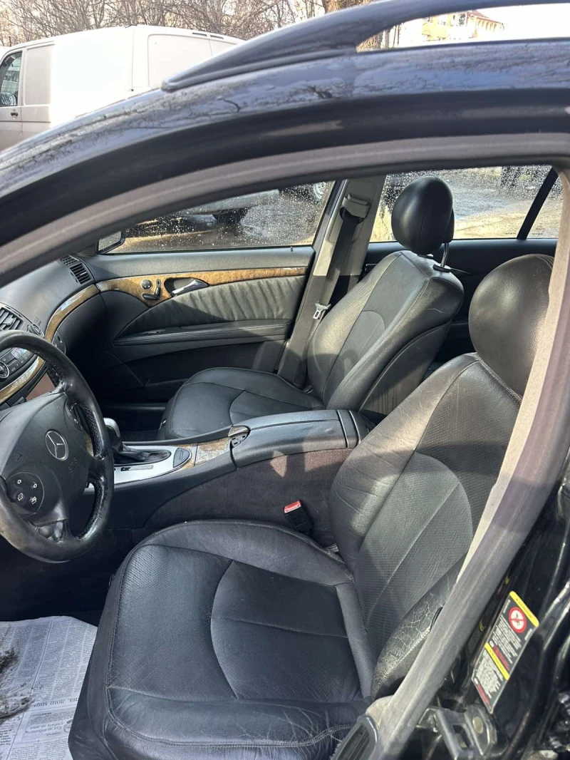 Mercedes-Benz E 320, снимка 8 - Автомобили и джипове - 53596567