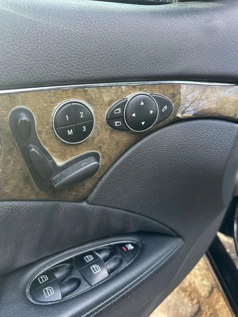 Mercedes-Benz E 320, снимка 11 - Автомобили и джипове - 53596567