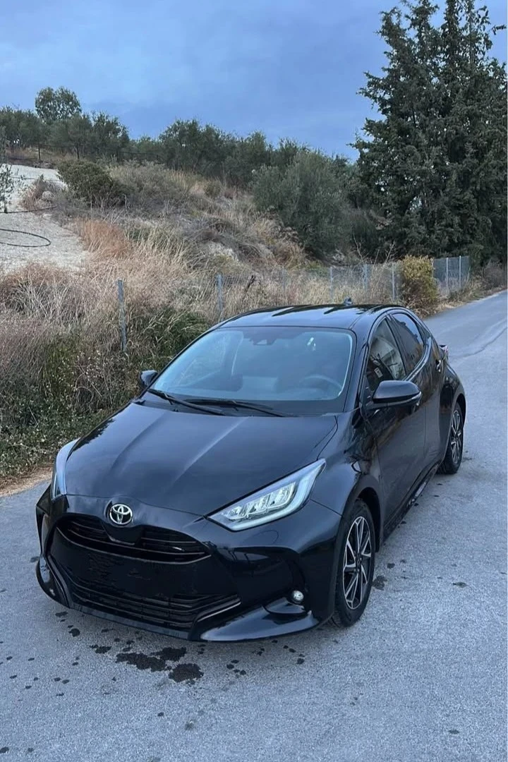 Toyota Yaris 1.5 Hybrid Спешно, снимка 5 - Автомобили и джипове - 53457075