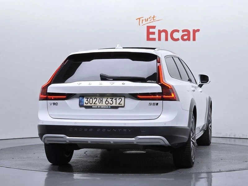 Volvo V90 B5 Pro AWD| 250к.с.| ВКЛ.ТЕХНОТЕСТ, снимка 3 - Автомобили и джипове - 55401530