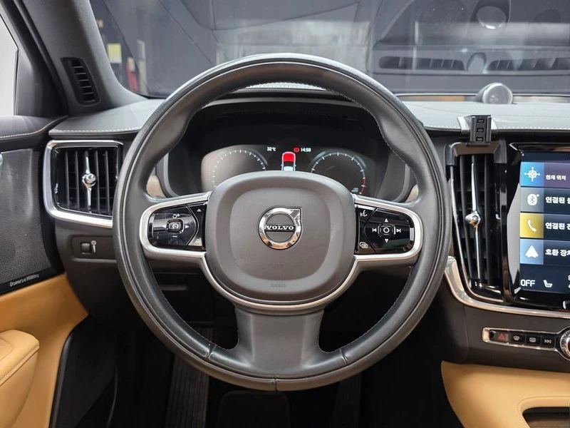 Volvo V90 B5 Pro AWD| 250к.с.| ВКЛ.ТЕХНОТЕСТ, снимка 13 - Автомобили и джипове - 55401530