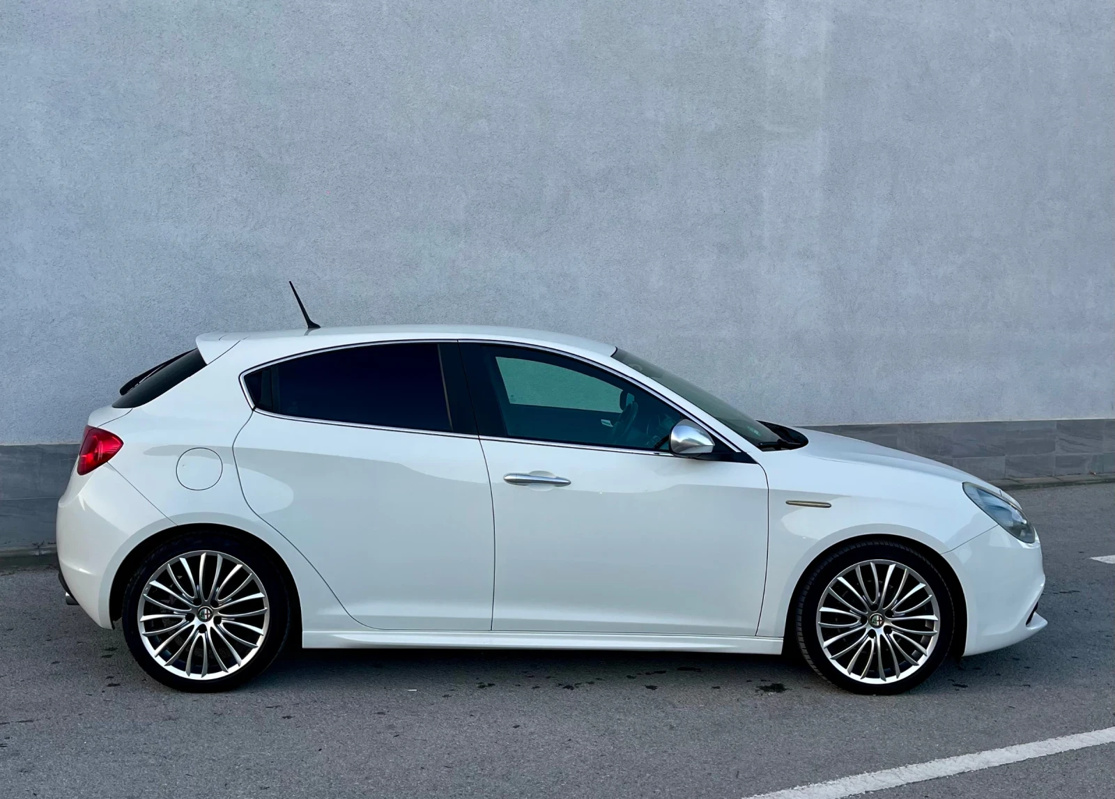 Alfa Romeo Giulietta 2.0JTD - изображение 6