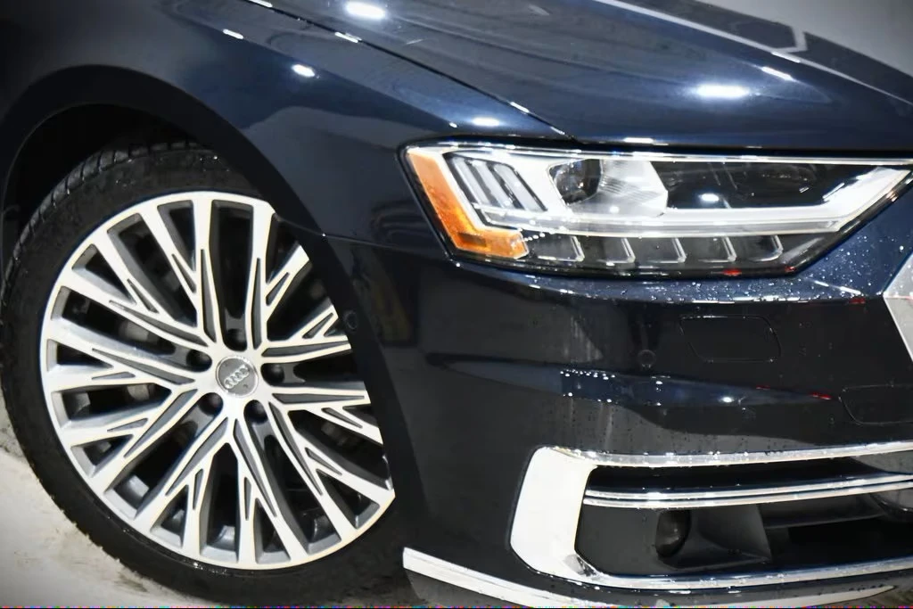 Audi A8 L - изображение 2
