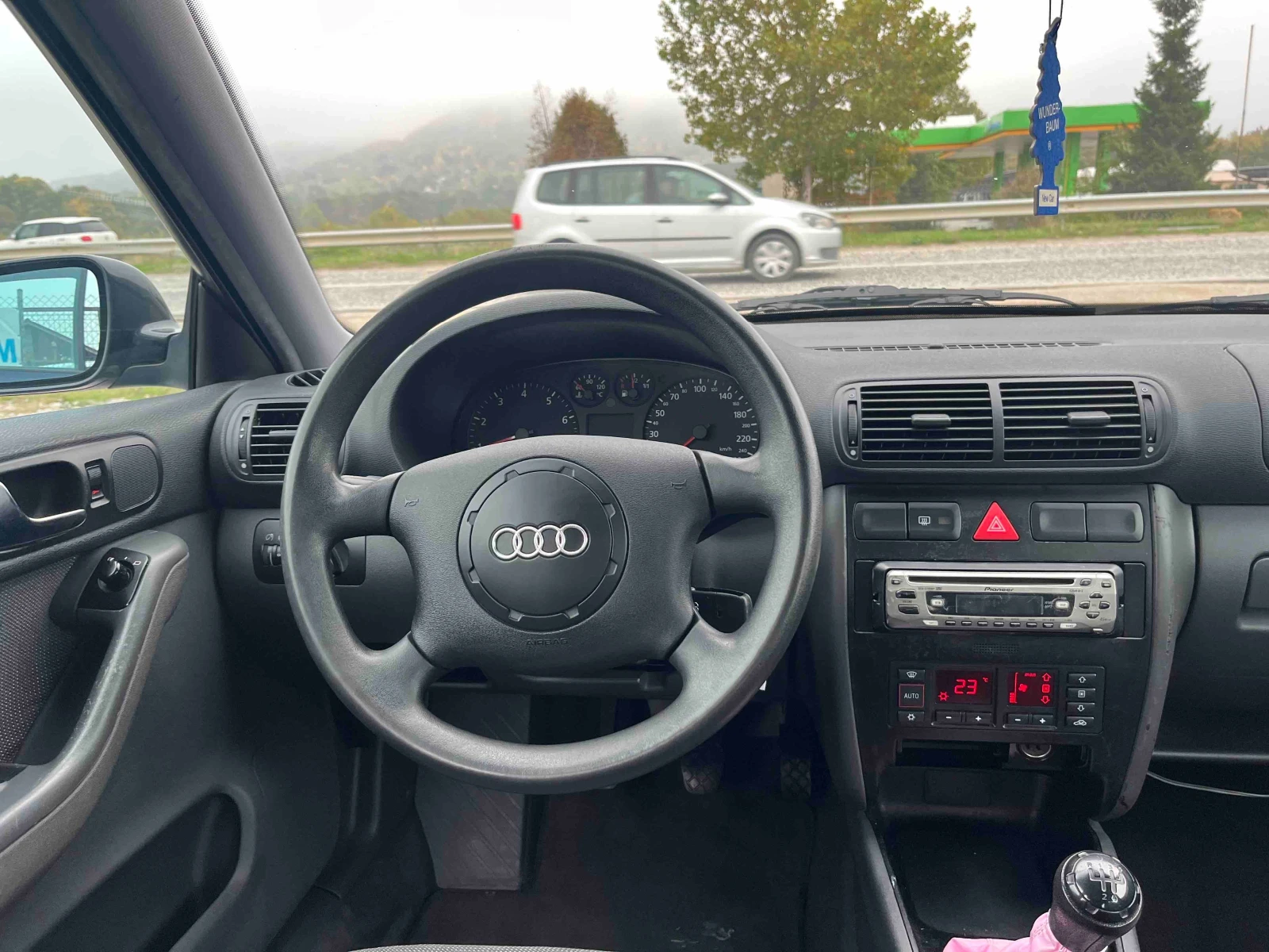 Audi A3 1.6i 101  | Mobile.bg   12