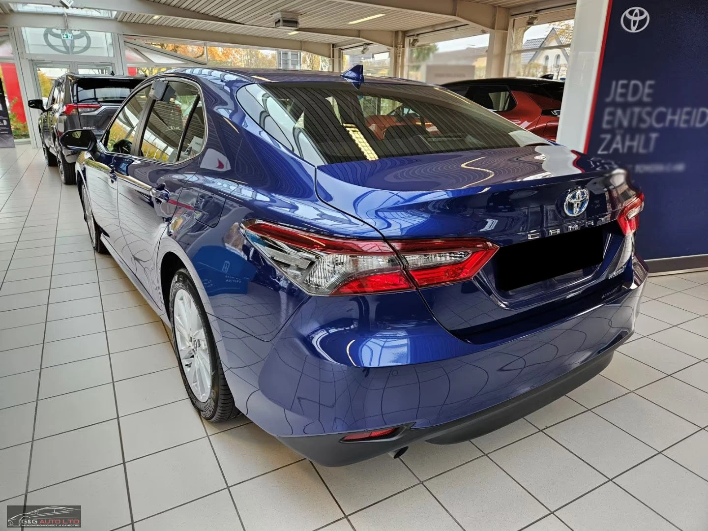 Toyota Camry HEV/208HP/PDC/LED/ACC/CARPLAY/L.ASS/VCONTROL/932f - изображение 2