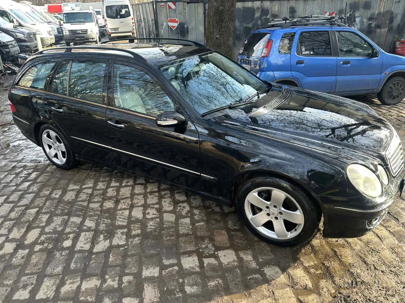 Mercedes-Benz E 320  - изображение 2