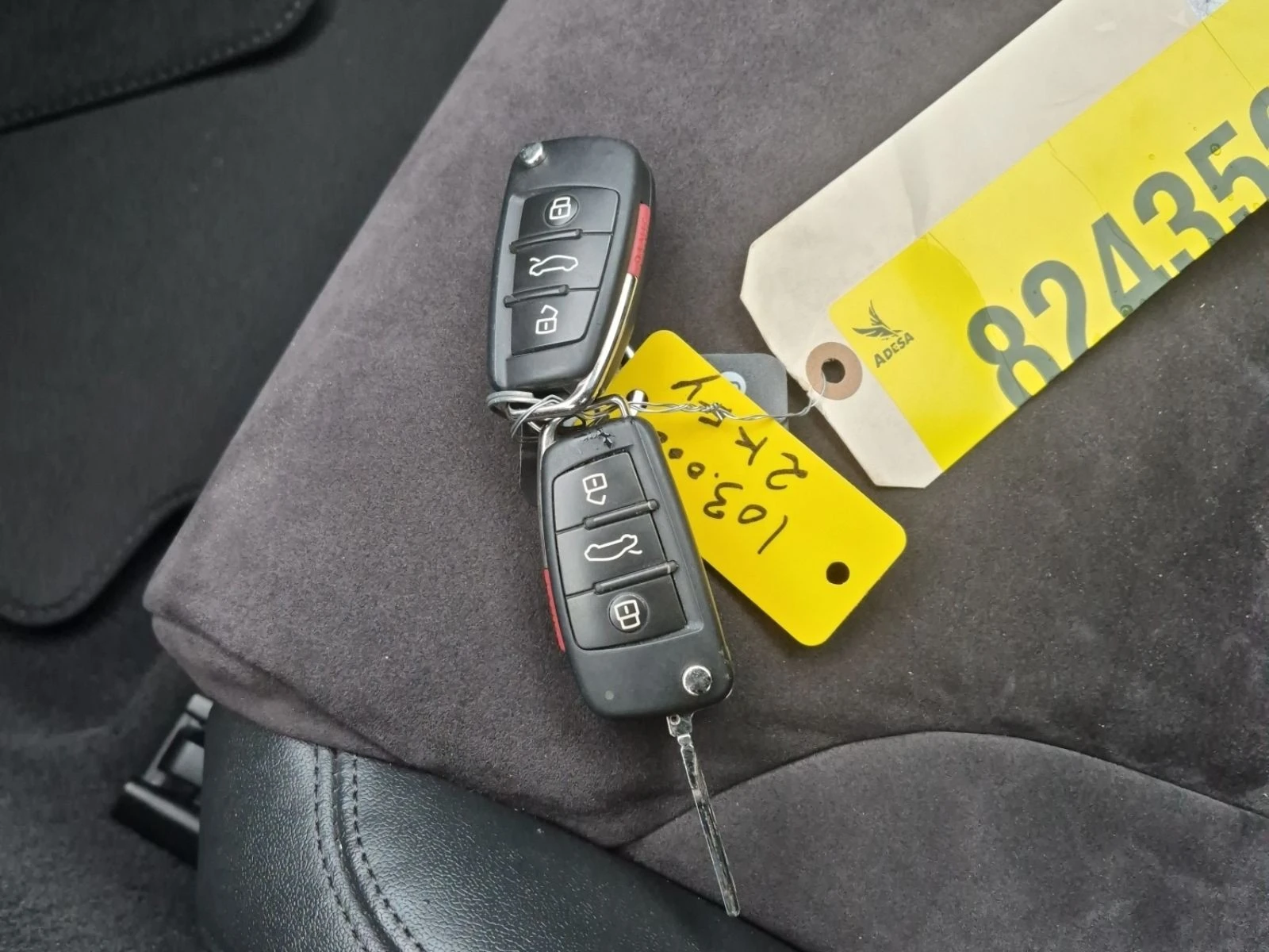 Audi R8 V8 АВТО КРЕДИТ, снимка 14 - Автомобили и джипове - 53947672