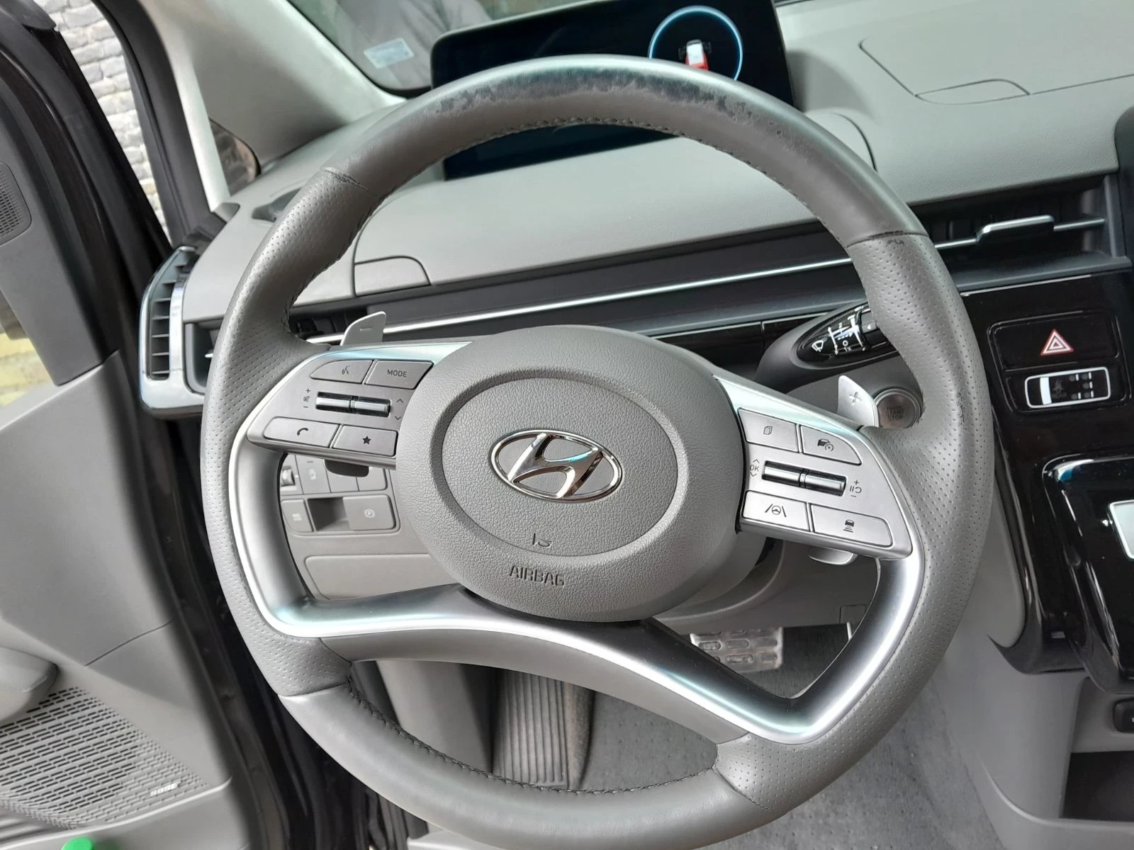 Hyundai Staria, снимка 7 - Автомобили и джипове - 54092214