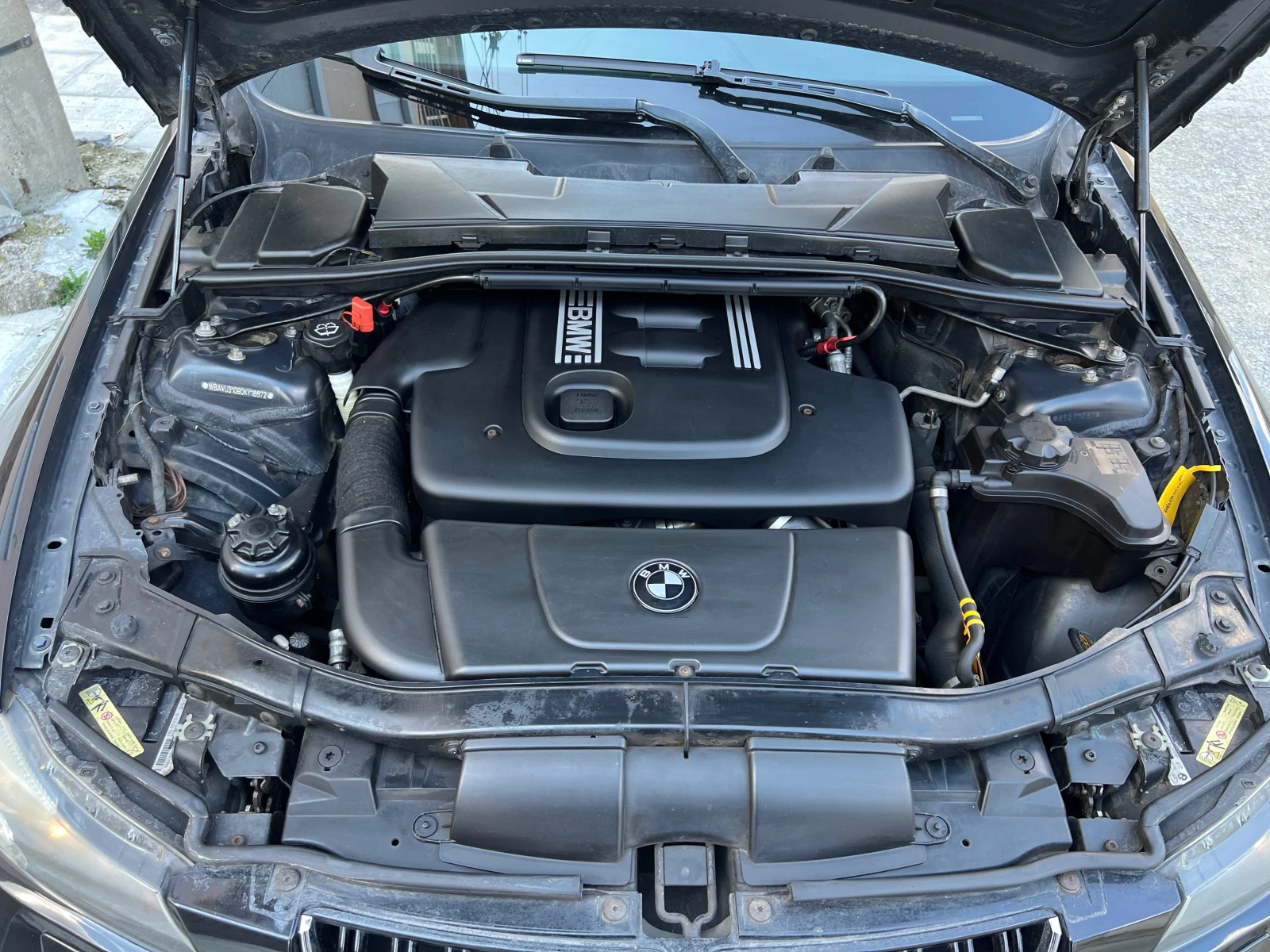 BMW 320 Е91, снимка 11 - Автомобили и джипове - 54100957