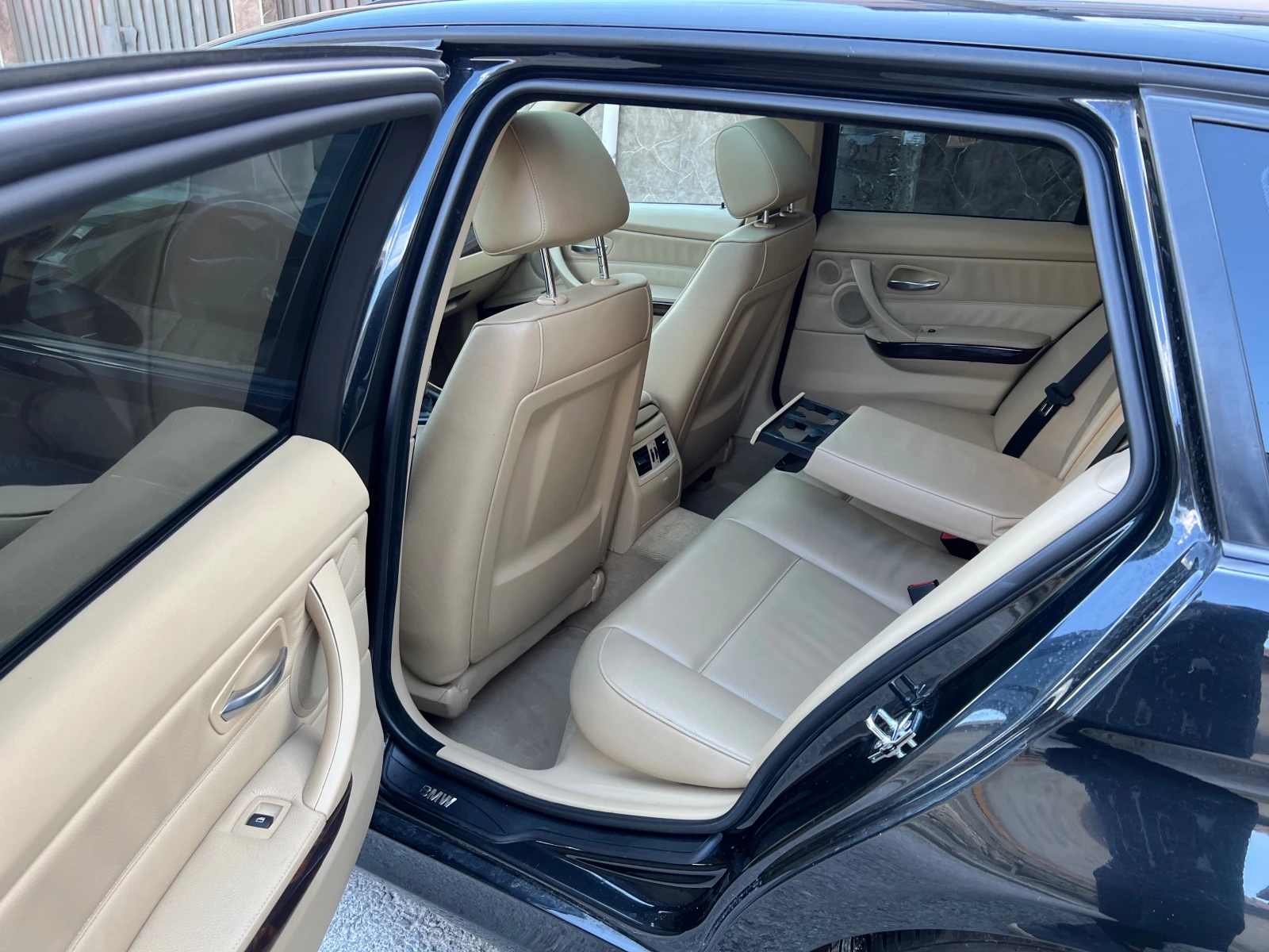 BMW 320 Е91, снимка 6 - Автомобили и джипове - 54100957