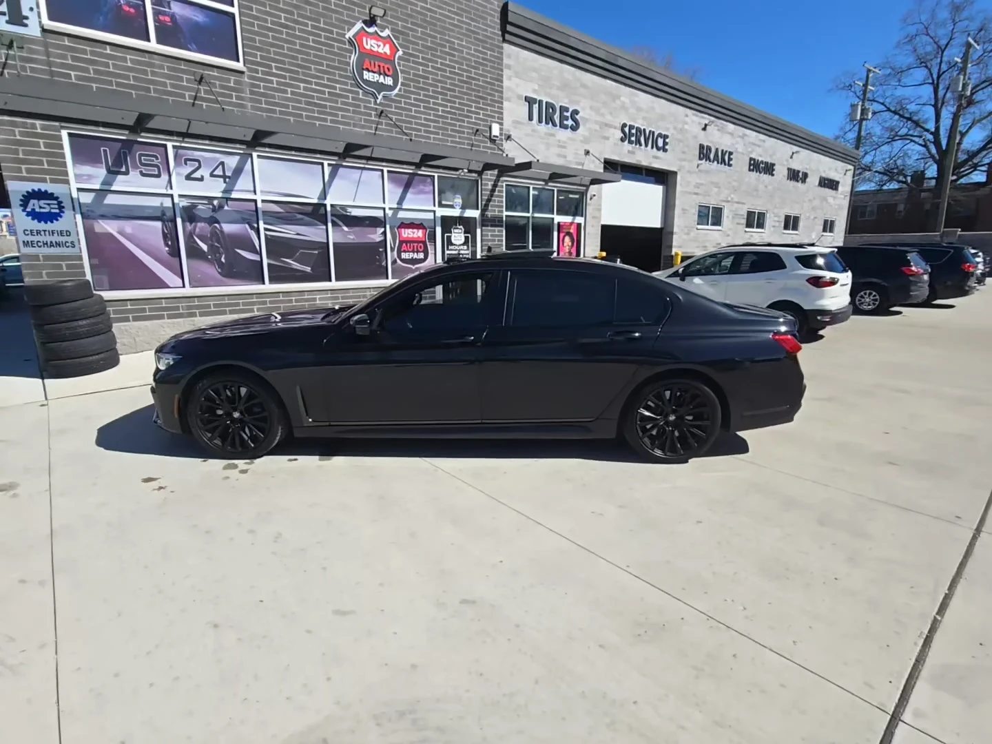 BMW 750 * HARMAN/KARDON* 360КАМЕРИ* ВАКУУМ* , снимка 2 - Автомобили и джипове - 54115728