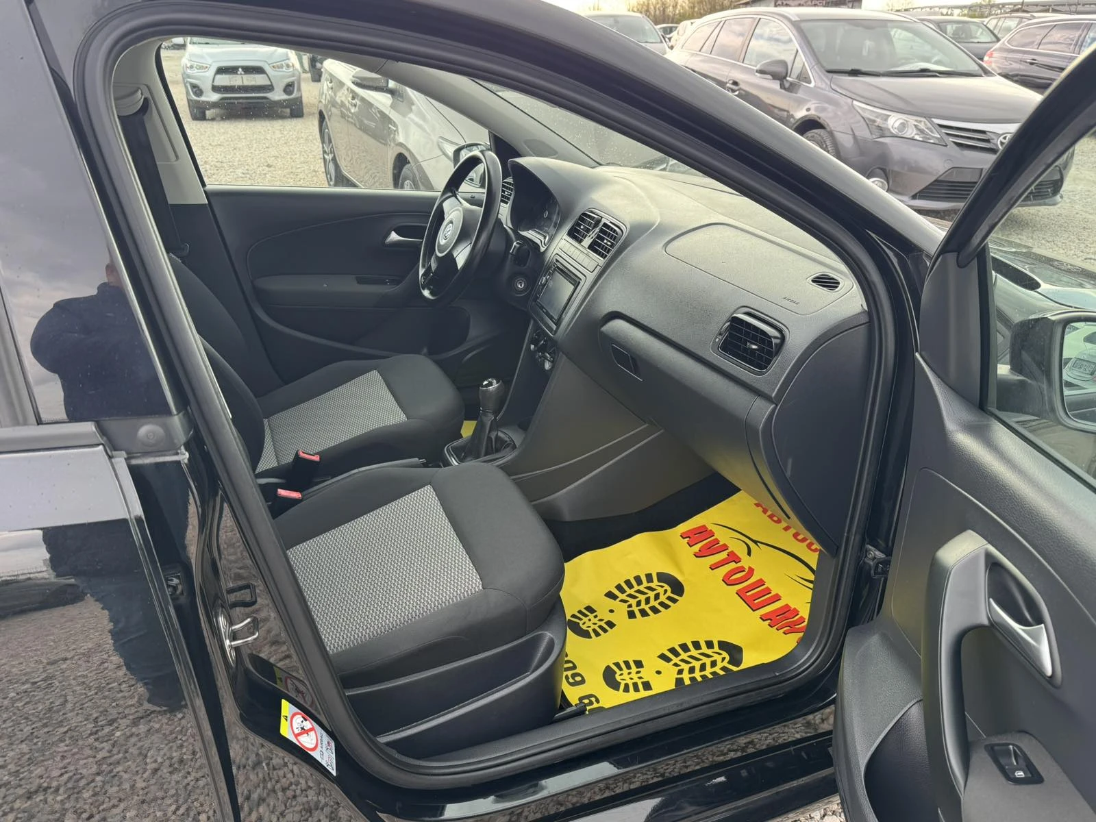 VW Polo 1.2i, снимка 14 - Автомобили и джипове - 54234150