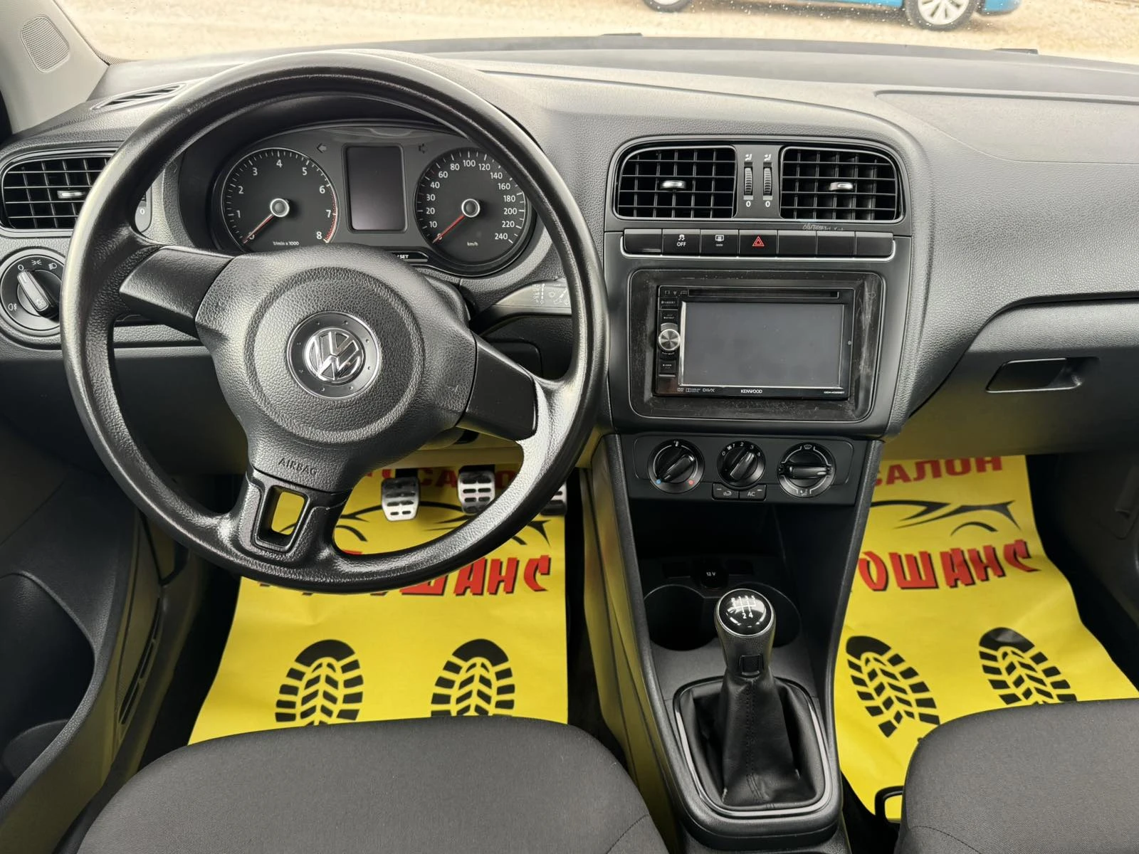 VW Polo 1.2i, снимка 10 - Автомобили и джипове - 54234150