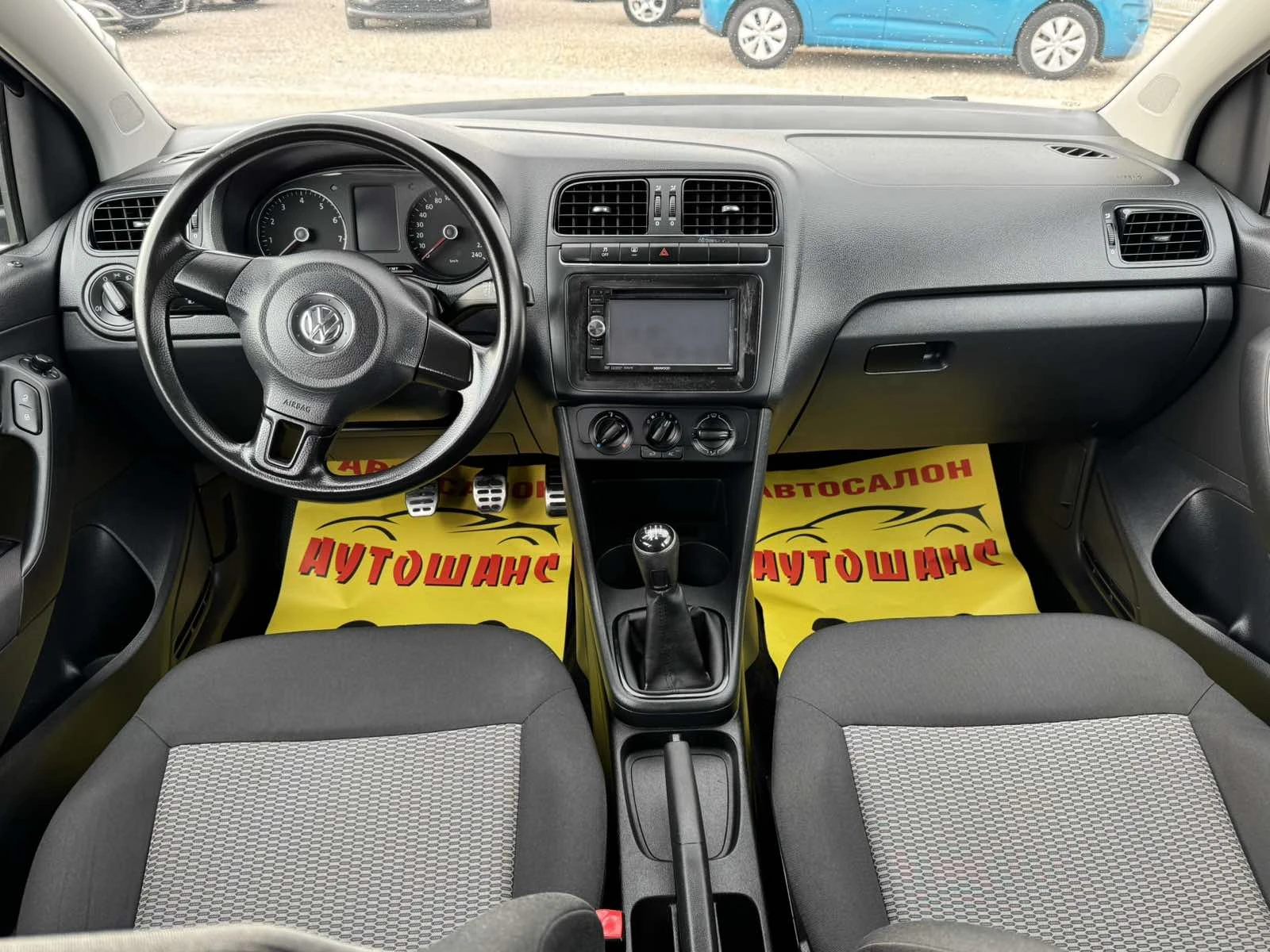 VW Polo 1.2i, снимка 9 - Автомобили и джипове - 54234150