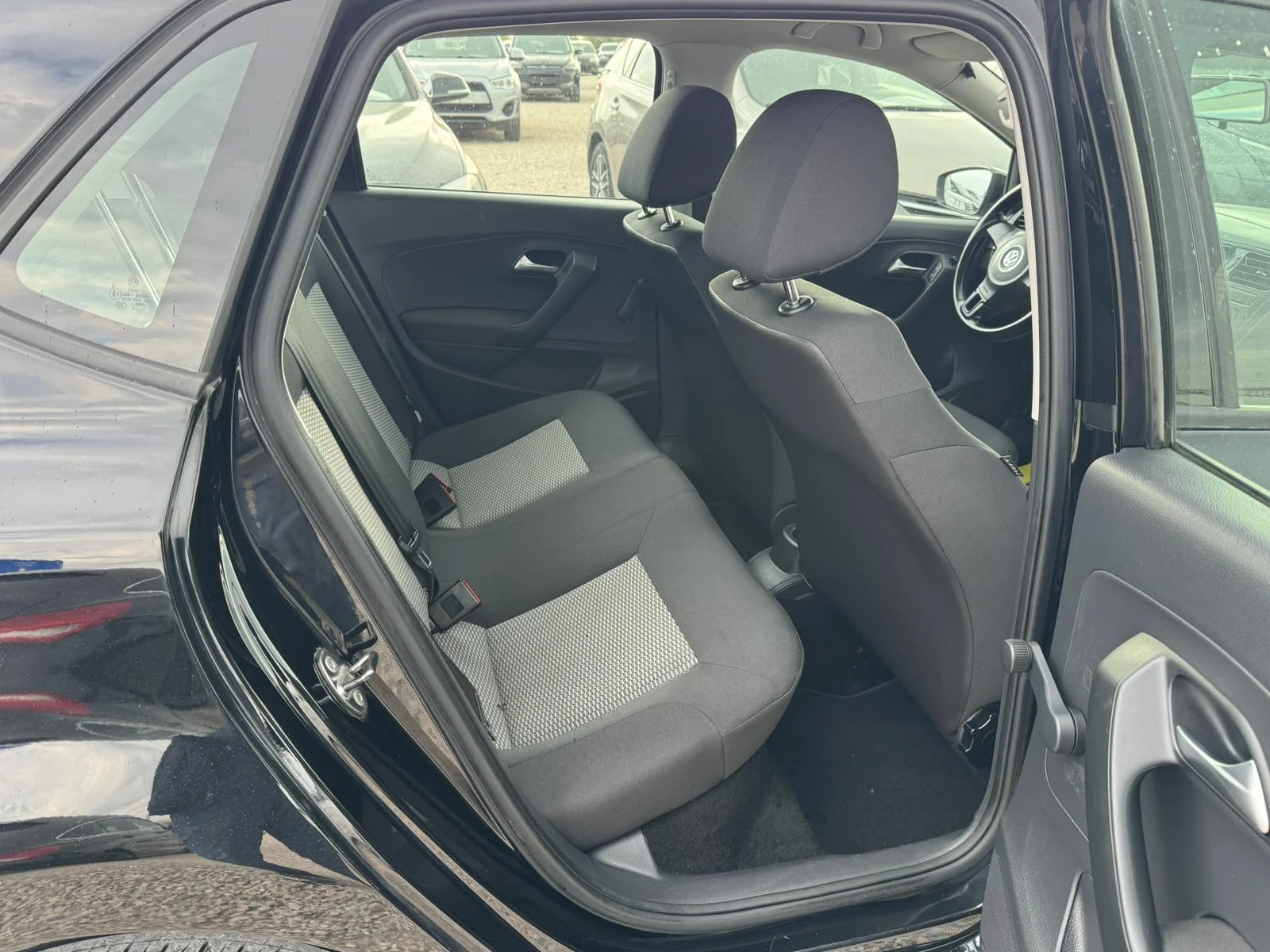 VW Polo 1.2i, снимка 13 - Автомобили и джипове - 54234150