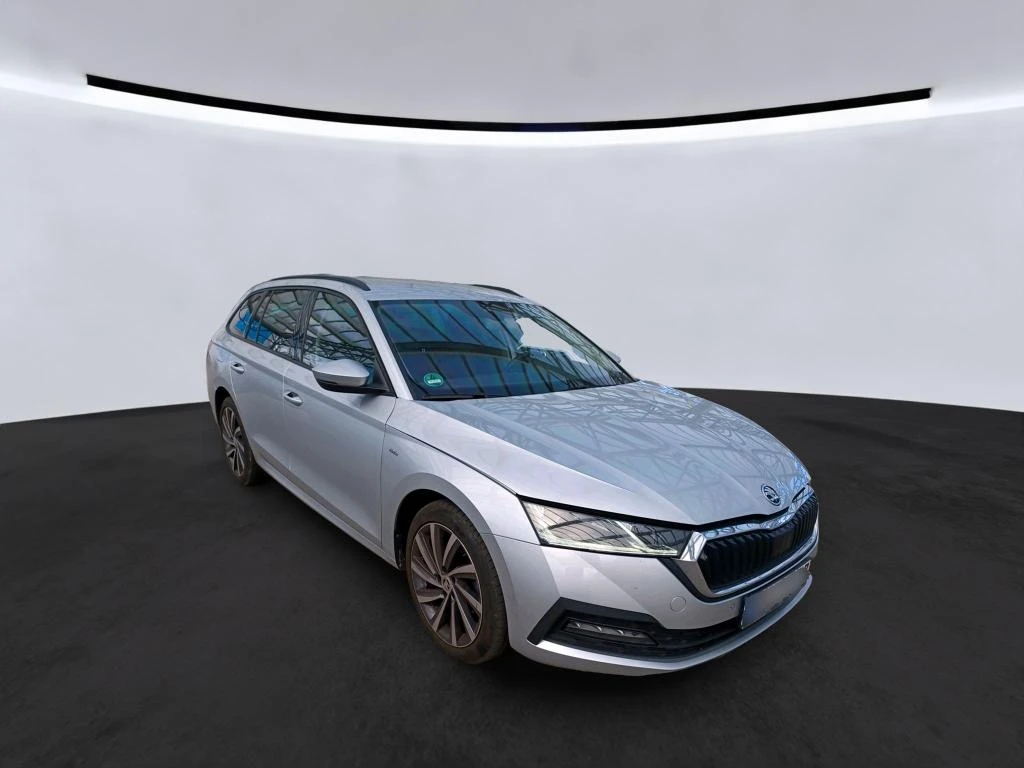 Skoda Octavia Keyless Matrix-Beam Виртуален педал 