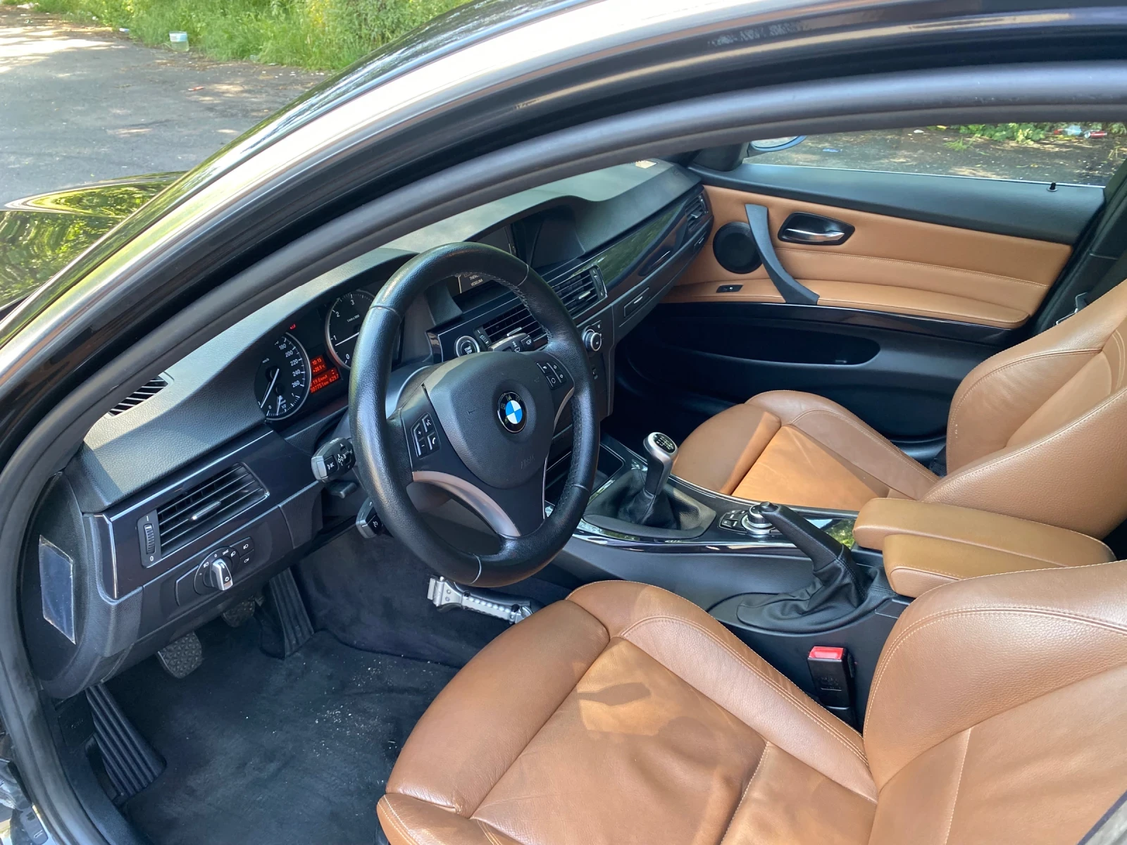BMW 320 Efficient Dynamics, снимка 9 - Автомобили и джипове - 54848867