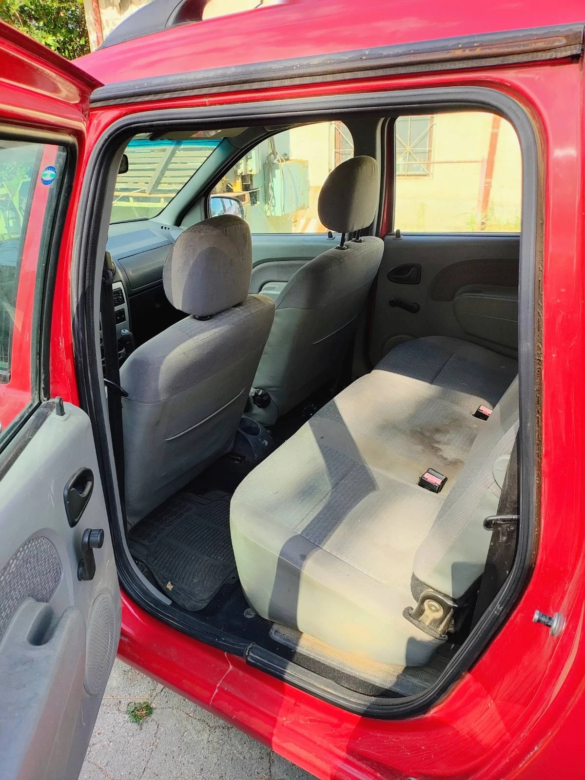 Dacia Logan, снимка 5 - Автомобили и джипове - 55019527