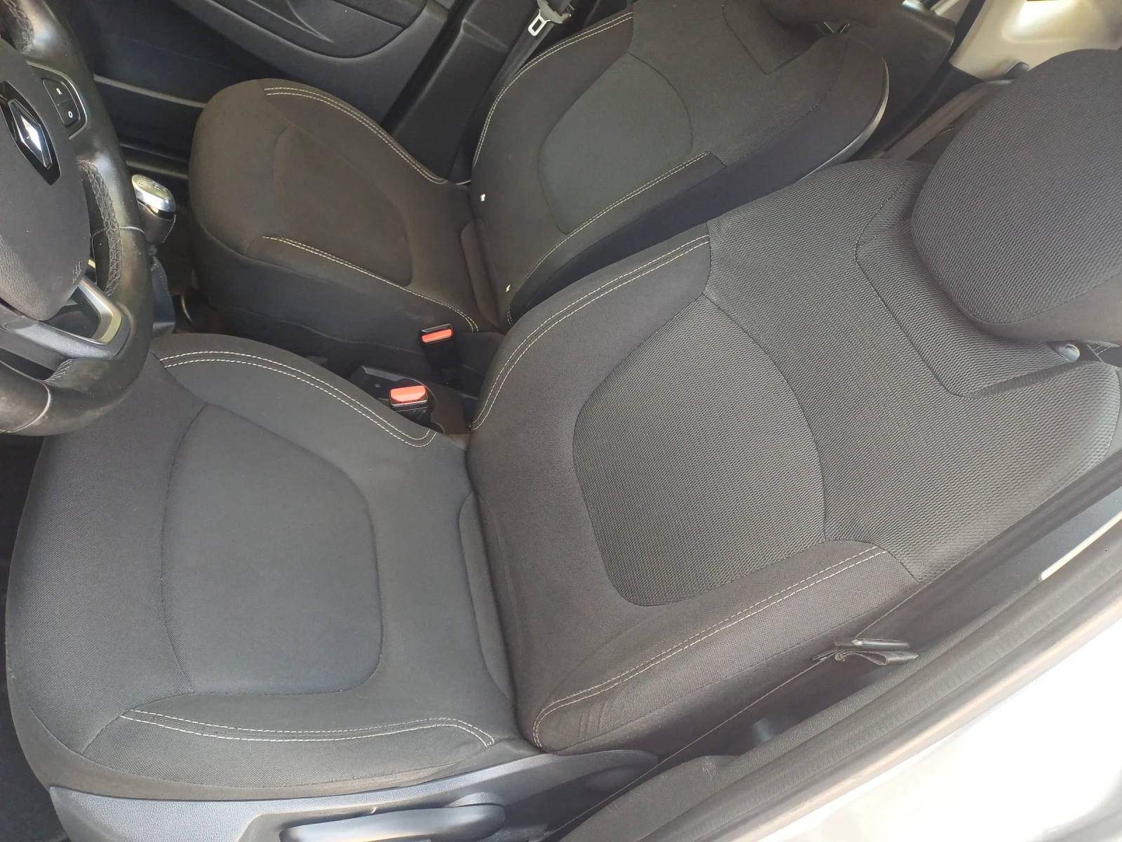 Renault Captur 1.5dCi 110кс 6ск, снимка 11 - Автомобили и джипове - 55143341