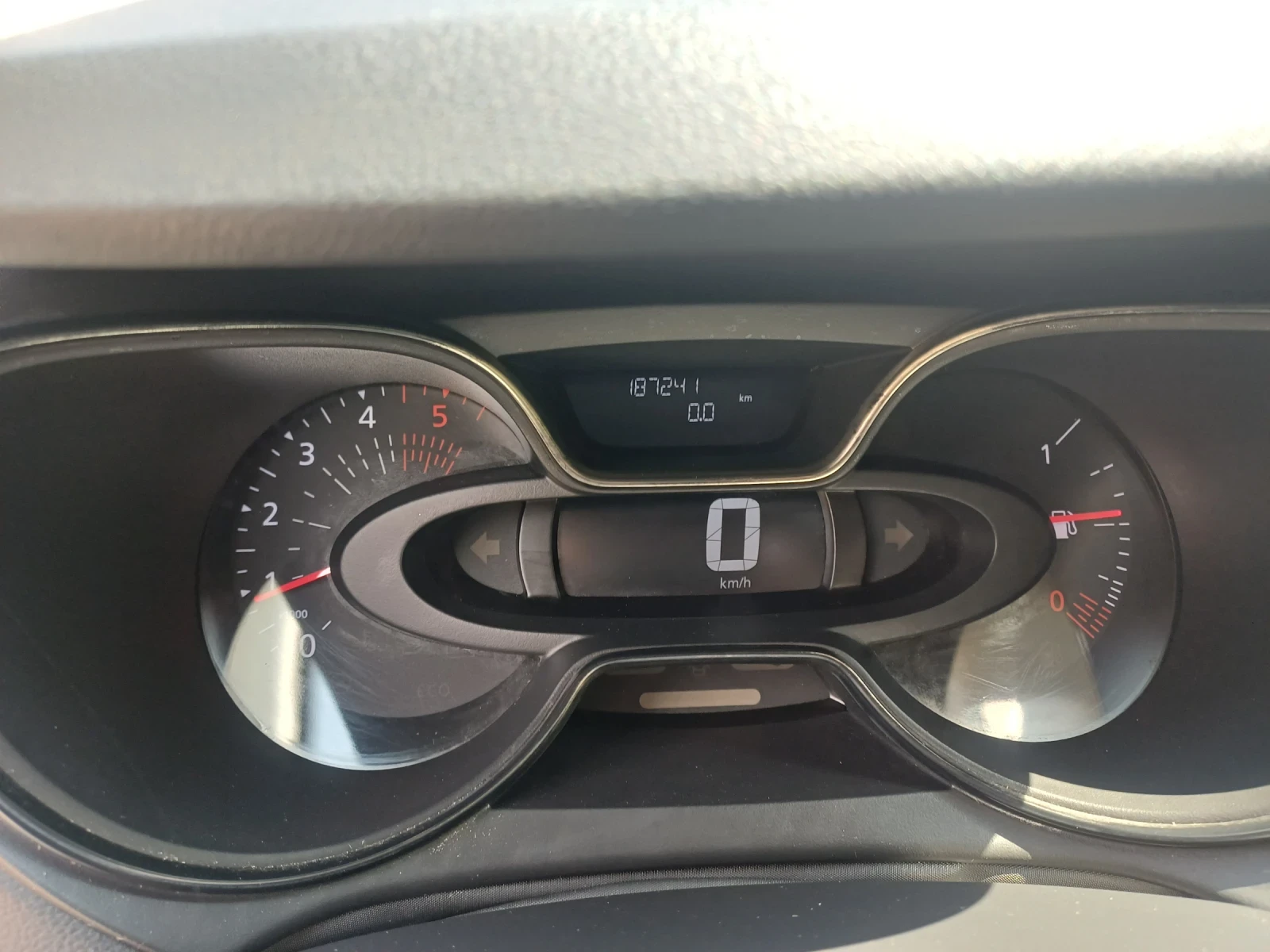 Renault Captur 1.5dCi 110кс 6ск, снимка 9 - Автомобили и джипове - 55143341