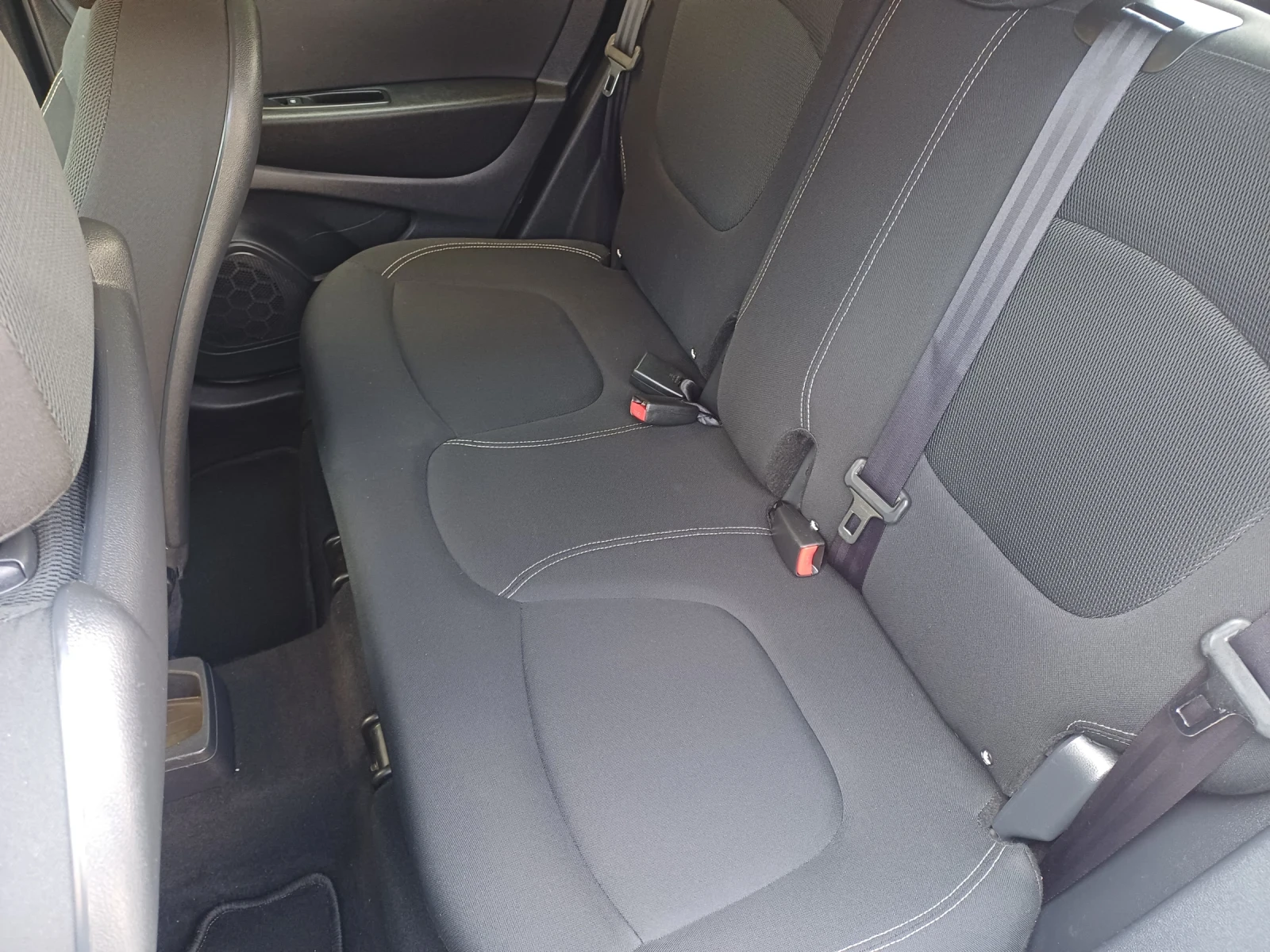 Renault Captur 1.5dCi 110кс 6ск, снимка 12 - Автомобили и джипове - 55143341