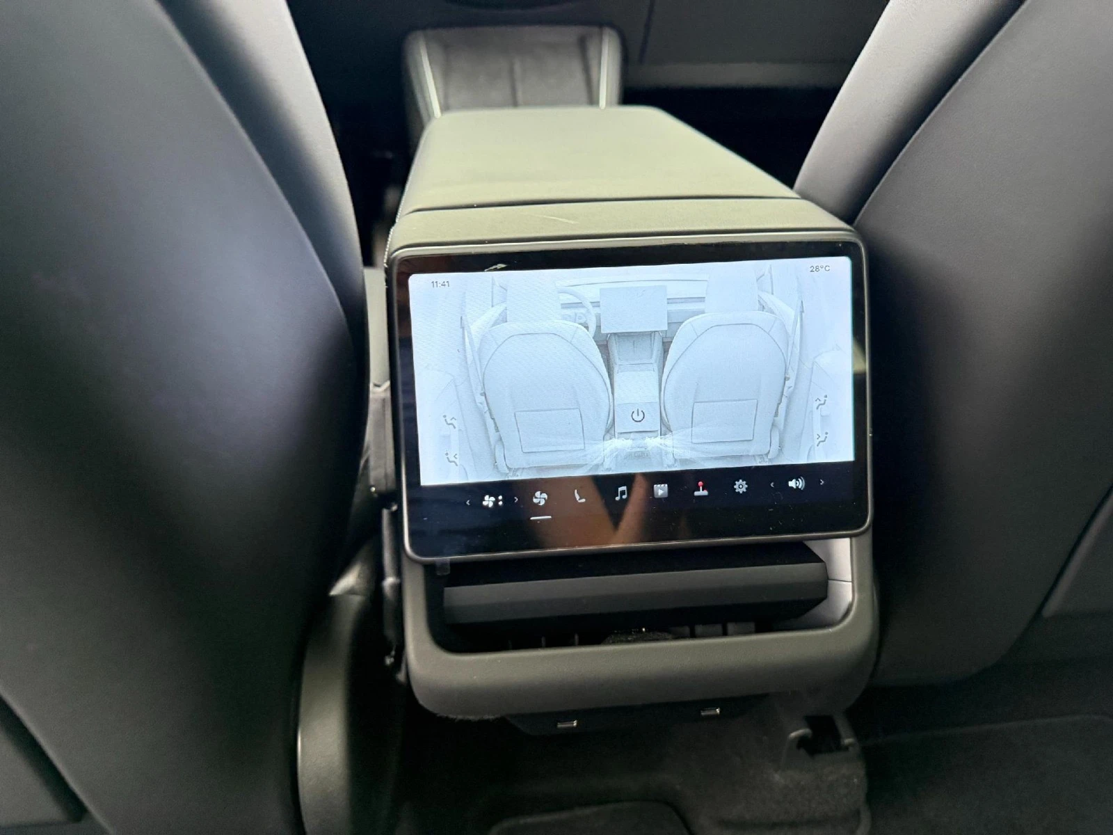 Tesla Model Y 4х4!!ЛОНГ РЕЙНЧ!!, снимка 7 - Автомобили и джипове - 55692838