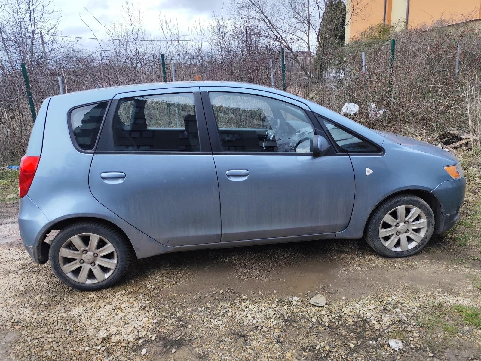 Mitsubishi Colt 1.3, снимка 4 - Автомобили и джипове - 56010616