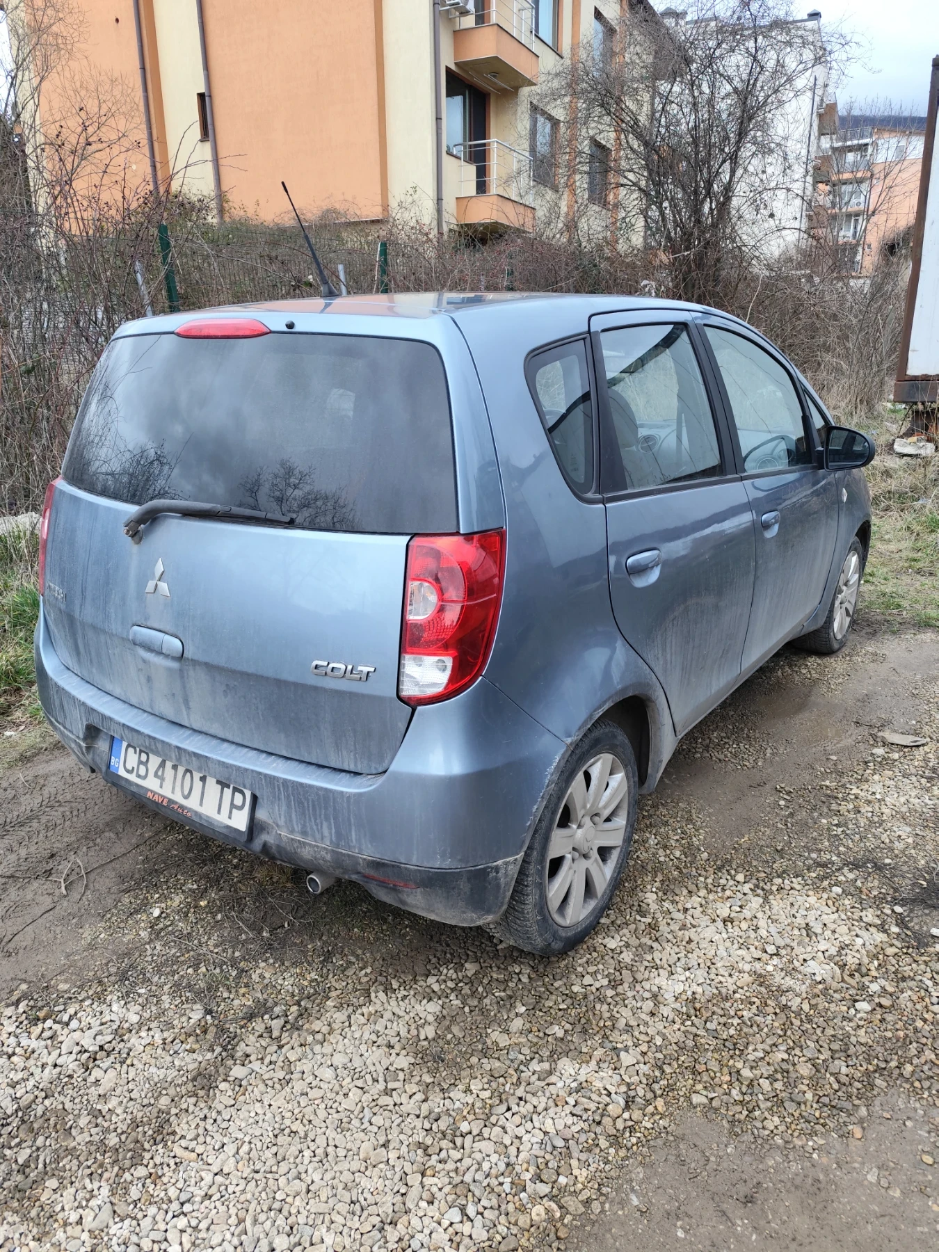 Mitsubishi Colt 1.3, снимка 5 - Автомобили и джипове - 56010616