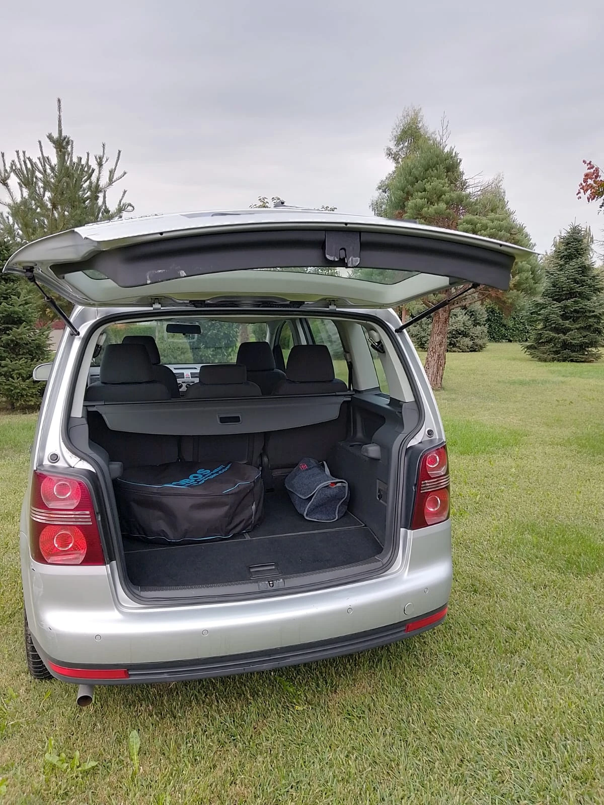 VW Touran EcoFuel, снимка 8 - Автомобили и джипове - 56297251