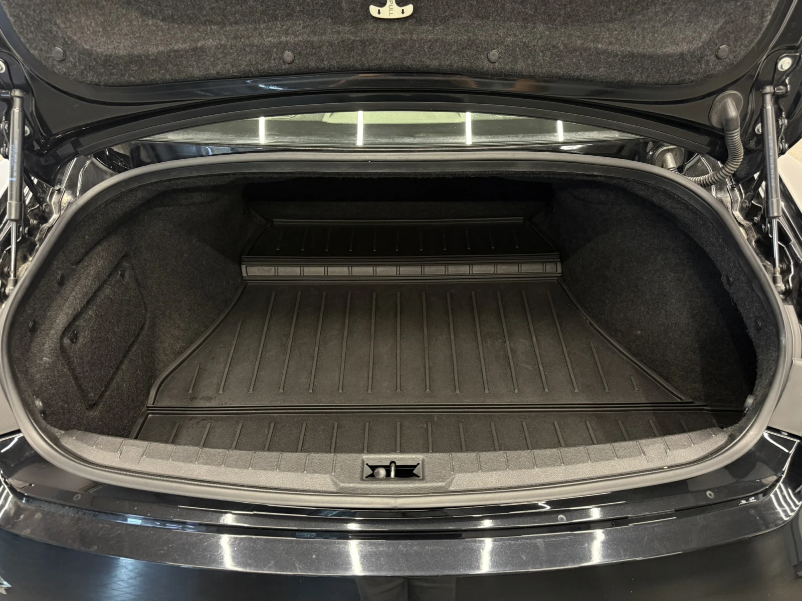 Infiniti Q60 S, снимка 13 - Автомобили и джипове - 56623596