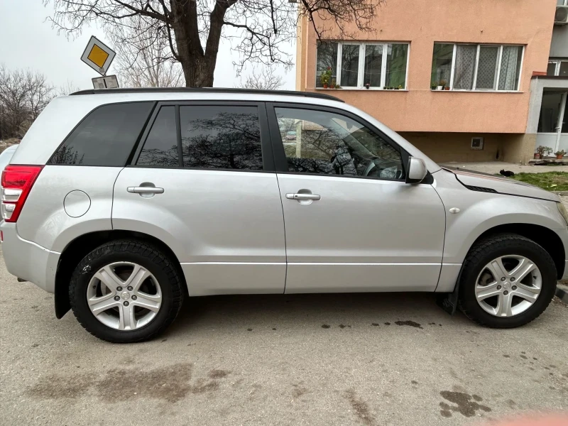 Suzuki Grand vitara 2.0 i Автомат, снимка 6 - Автомобили и джипове - 49312431