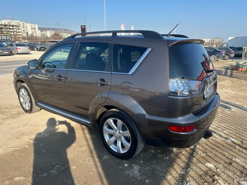 Mitsubishi Outlander 2.2 DiD, снимка 6 - Автомобили и джипове - 49363250